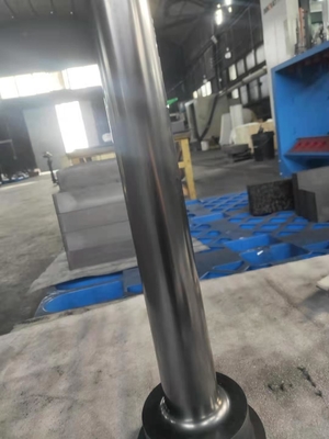 1.6-1.91 g/cm3 Bulk Density Molded Vibration Graphite voor elektrische ontladingsbewerking