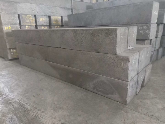 Extrudeerde grafietstaafvormingswijze 1300-2500 mm Lengte Bulk Density 1,6 Dia 20-75 mm