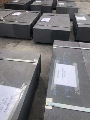 Extrudeerde grafietstaafvormingswijze 1300-2500 mm Lengte Bulk Density 1,6 Dia 20-75 mm