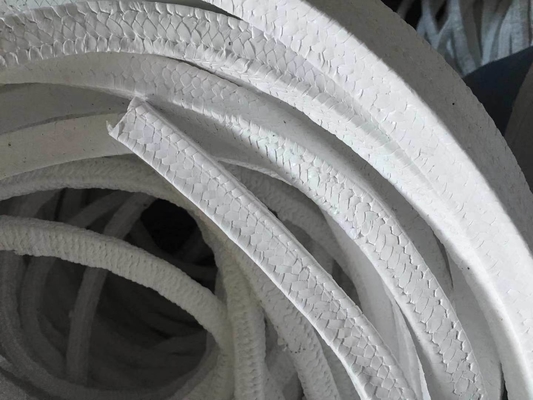 Olie materiaal Wit gevlochten PTFE-klierverpakking voor pompsluiting in maten van 3*3mm tot 60*60mm