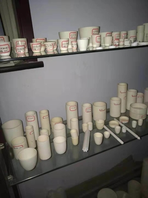 Gepersonaliseerde keramische smeltkroes met een lage koolstof- en zwavelgehalte voor staal DC-15 Standard