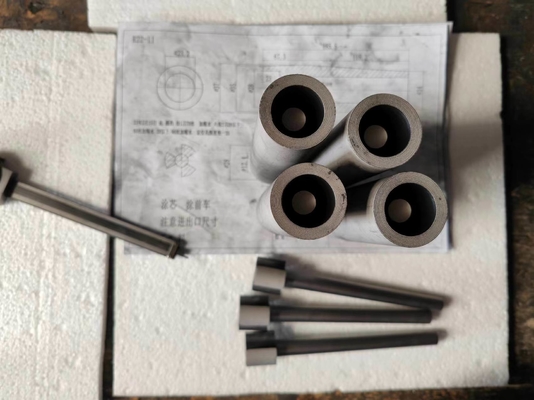 Aanpassing Inwendige coatingsdichtheid 1,8 g/cm3 1,85 g/cm3 Grafietvorm voor messing gieten
