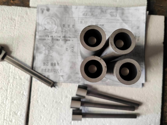 Aanpassing Inwendige coatingsdichtheid 1,8 g/cm3 1,85 g/cm3 Grafietvorm voor messing gieten