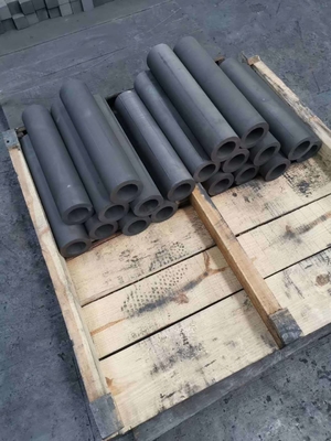 Geëxtrudeerde grafietstaaf voor diamantengereedschappen industriële graad Graangrootte 0,8 mm