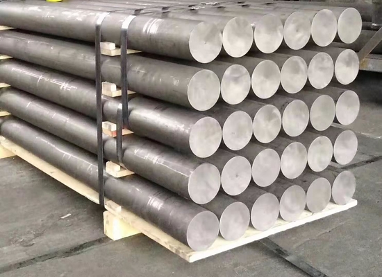 Geëxtrudeerde grafietstaaf voor diamantengereedschappen industriële graad Graangrootte 0,8 mm