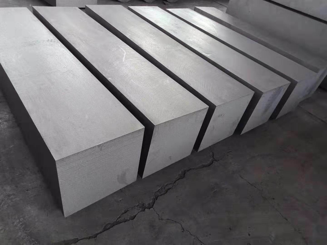 Hoge dichtheid isostatisch grafiet voor EDM 99% koolstof 510*410*250 1,85 g/cm3 2100*600*510