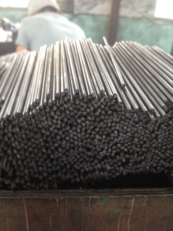 Gevormd grafiet 2 mm Hb 2b zwart potlood lood voor kantoor school in bulk
